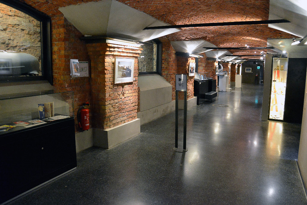 Foyer und Café-Bar des Museums