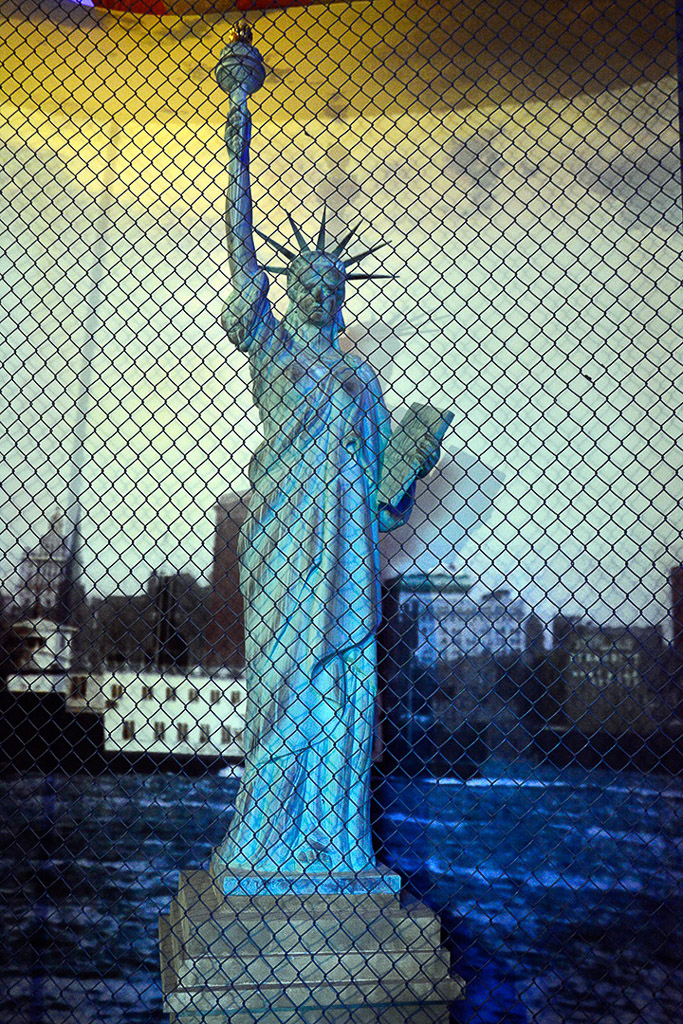 Modell der Freiheitsstatue im Hochformat