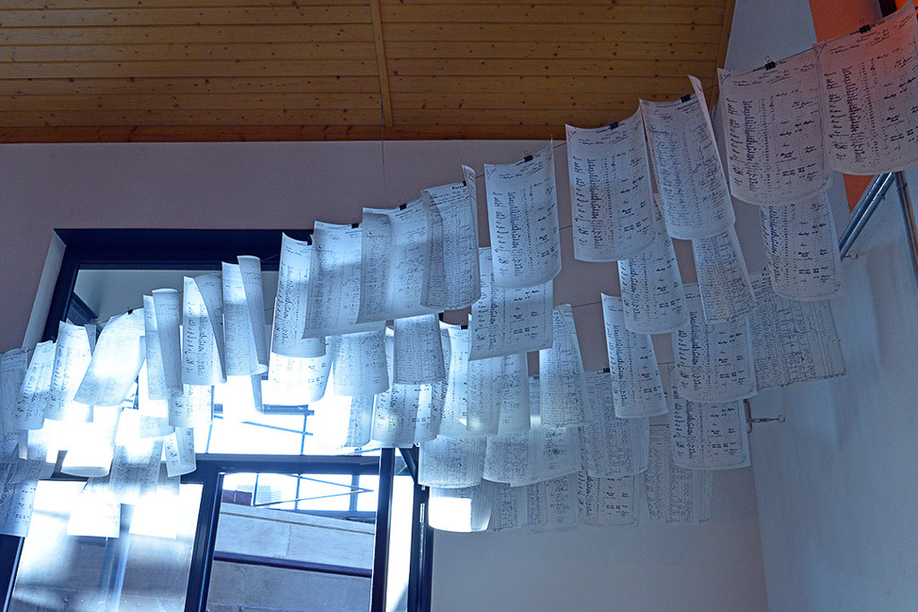 Papiertüten-Installation
