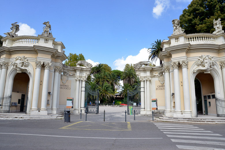 Eingangspavillons des Bioparco