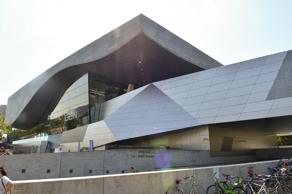 Fassade der BMW Welt