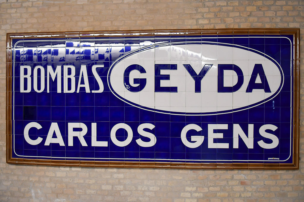 Emailleschild Bombas Geyda Carlos Gens