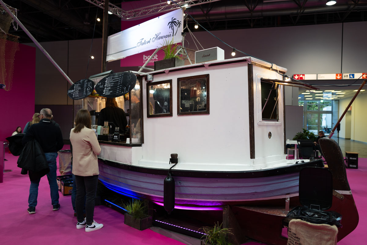 Hausboot am Messestand