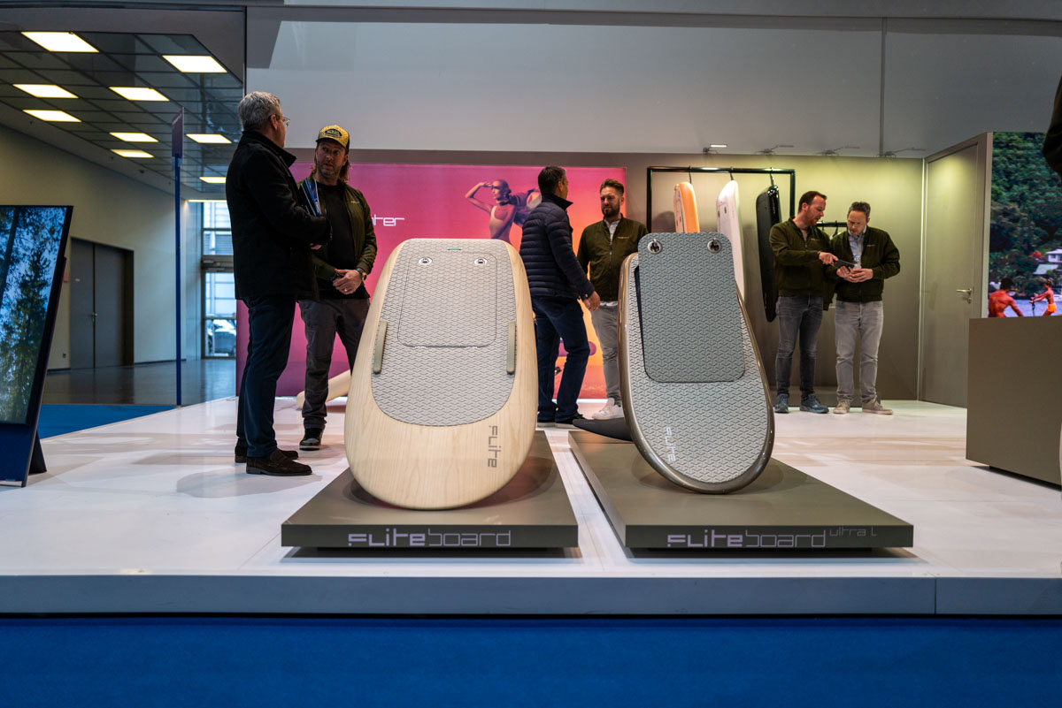 Boote am Messestand