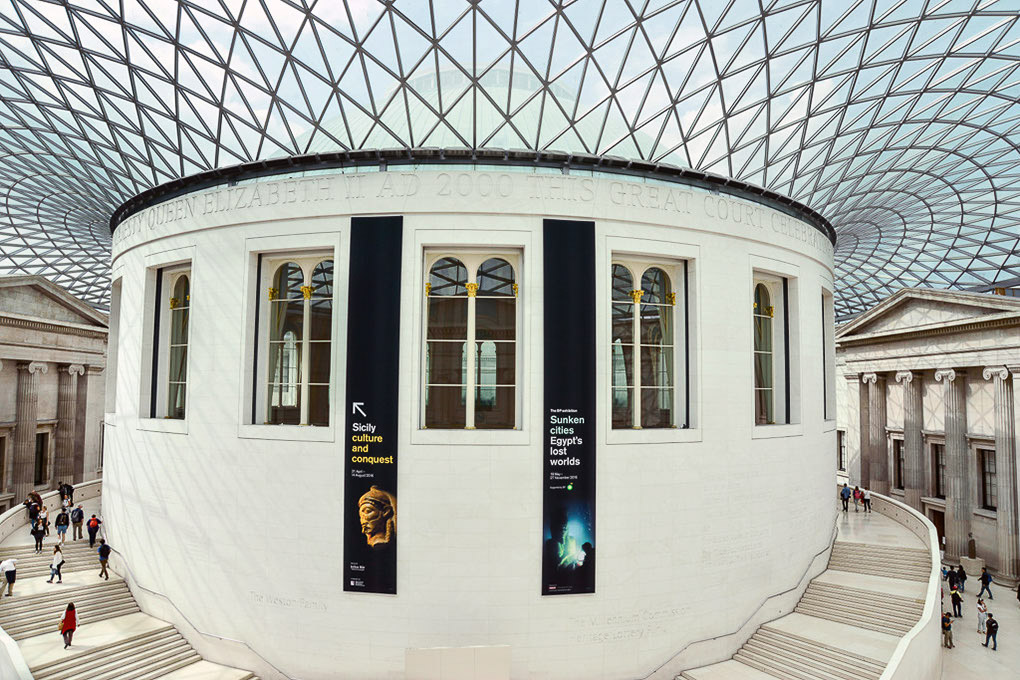 Great Court mit Glasdach und rundem Lesesaal