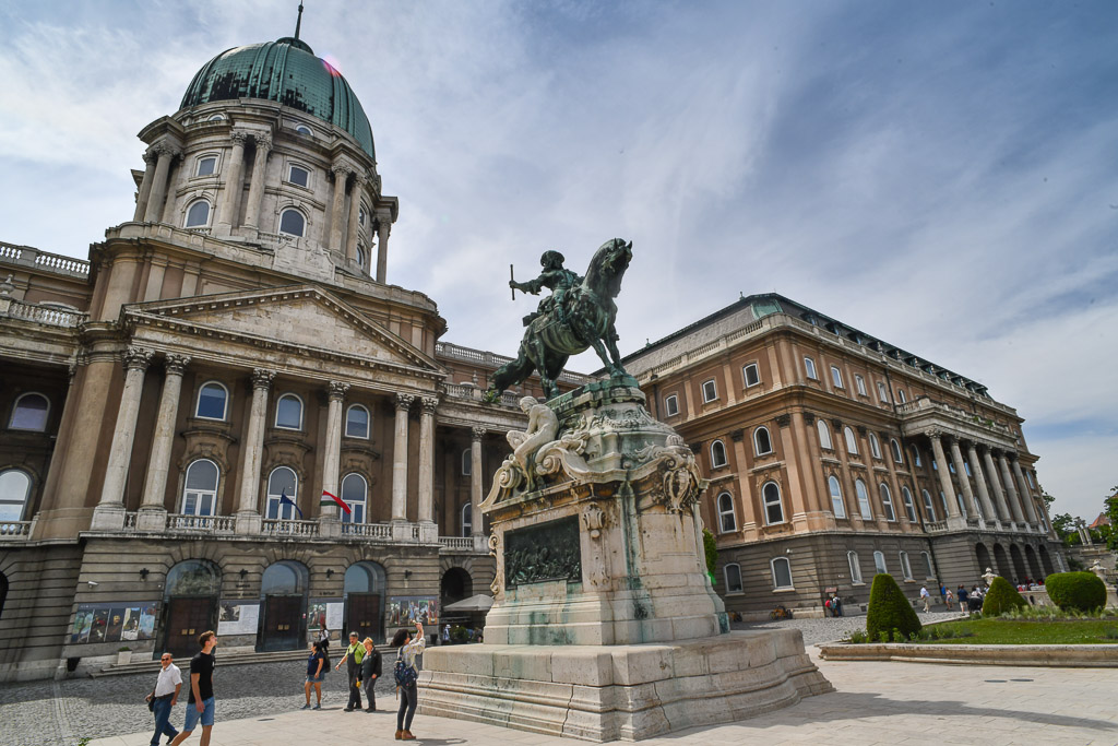 Reiterstandbild des Prinzen Eugen vor dem Burgpalast