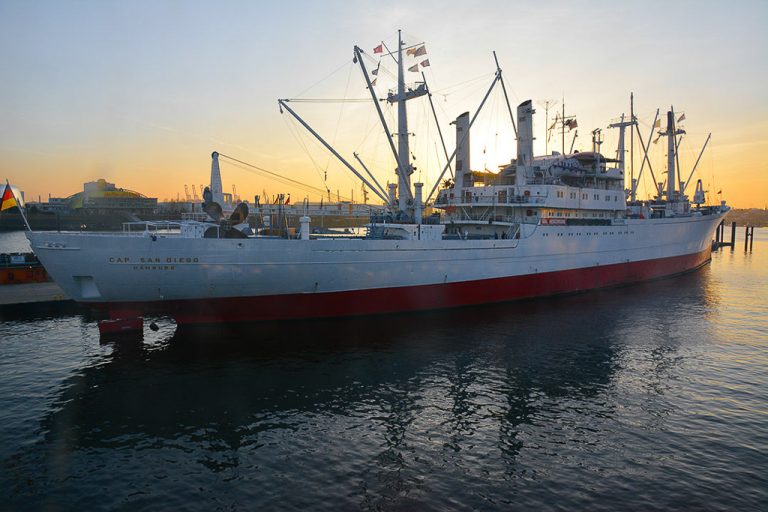 Cap San Diego im Abendlicht