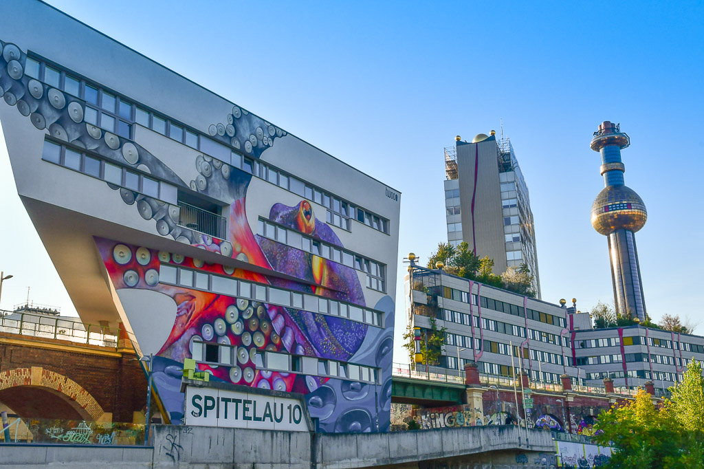 Fernheizwerk Spittelau mit bunter Fassade