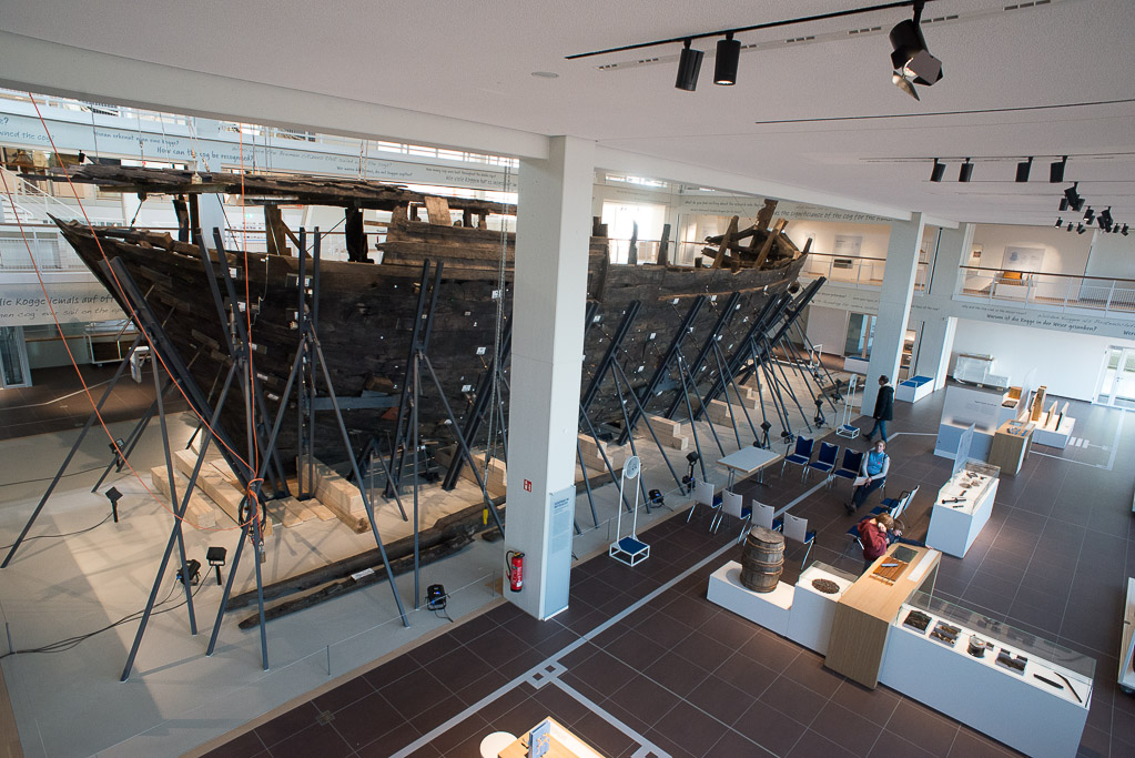 Kogge in der Museumshalle