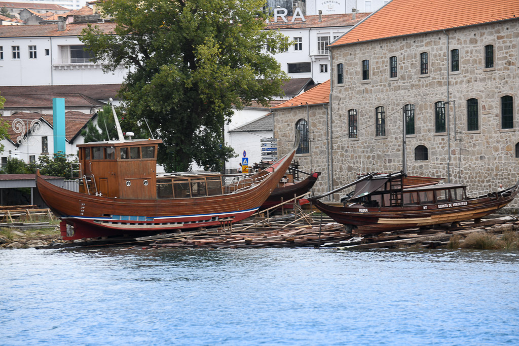Traditionelle Rabelo-Boote am Ufer