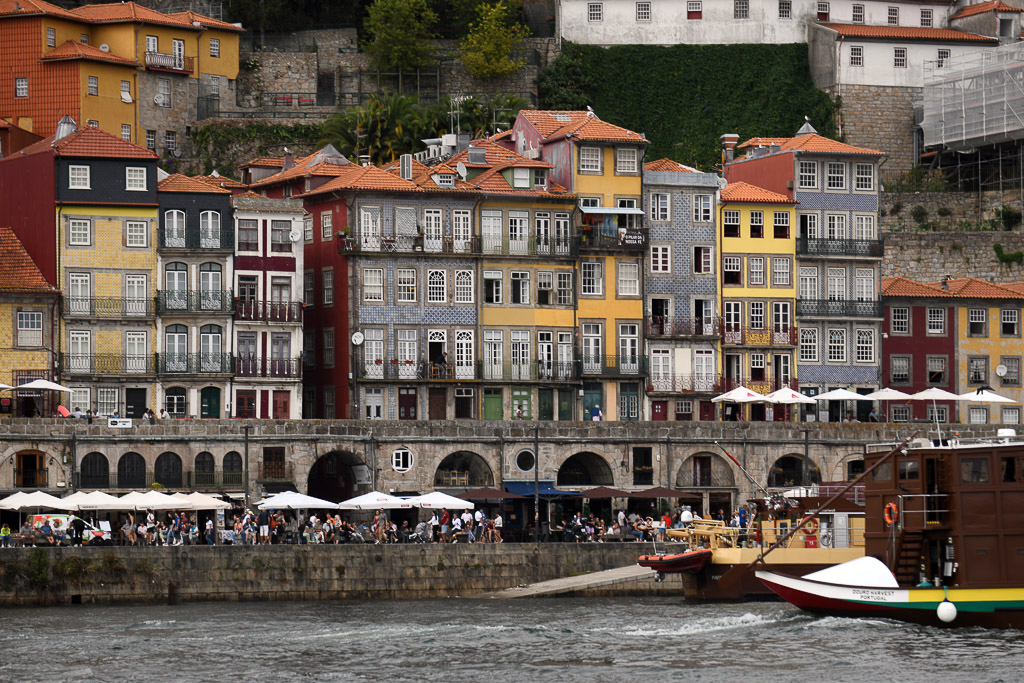 Bunte Häuserfront der Ribeira