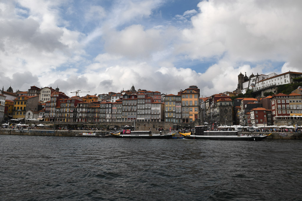 Die Ribeira vom Wasser aus