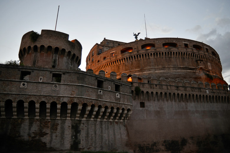 Castel Sant’Angelo mit Mauern und Rundturm