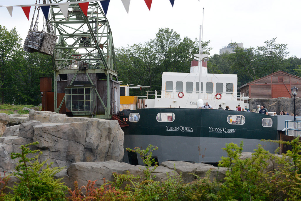 Frachtschiff Yukon Queen im Hafenbecken
