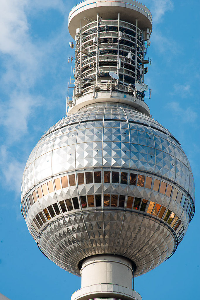 Turmkugel von unten im Hochformat