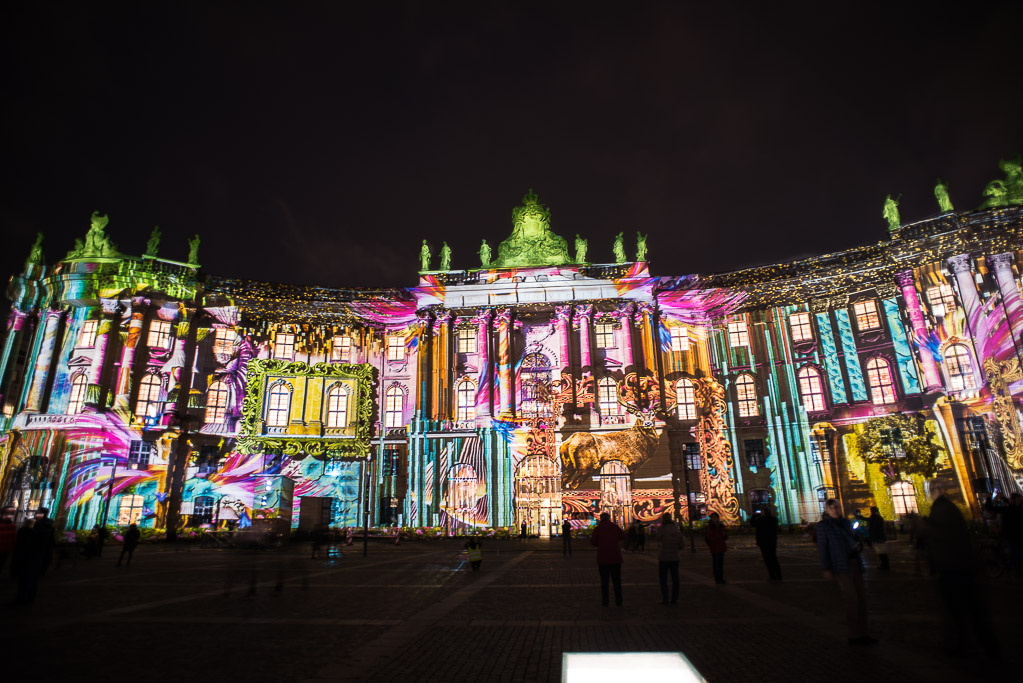 Illuminierte Gebäude am Bebelplatz