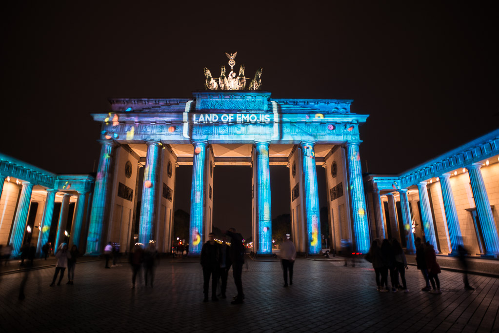 Brandenburger Tor in Blau und Türkis