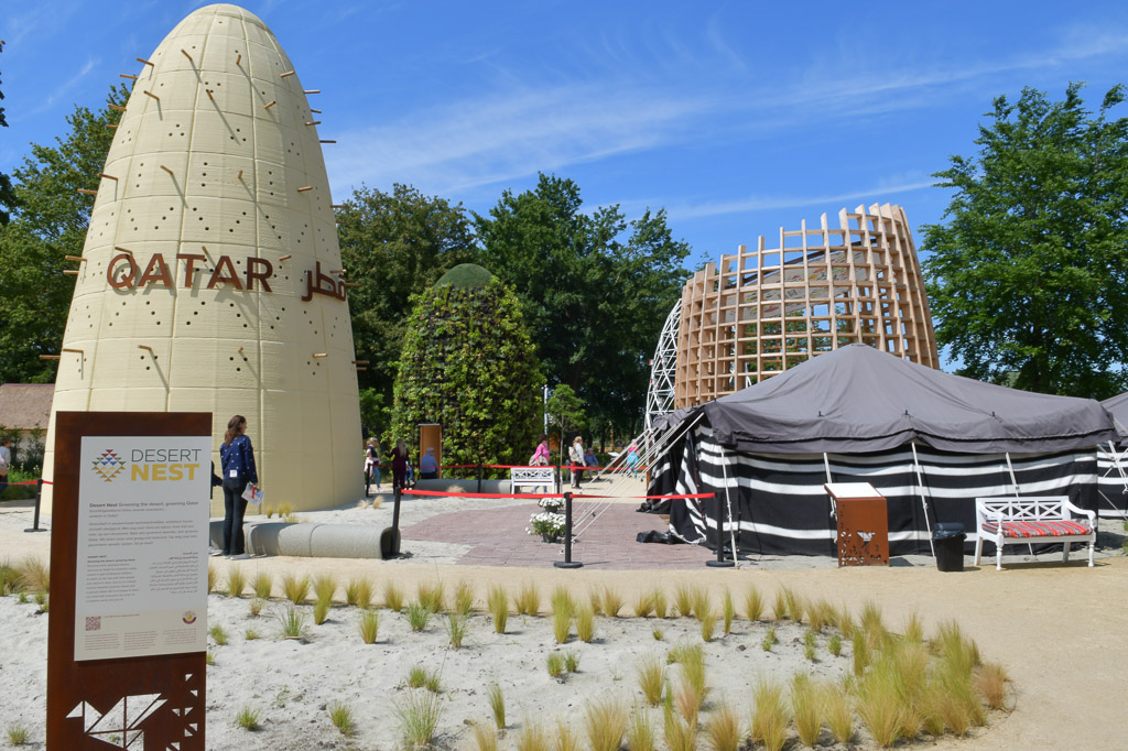 Der Pavillon von Katar mit dem dunklen Zelt