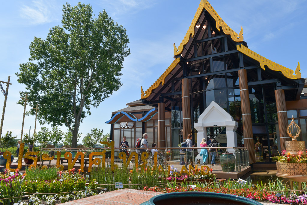 Der Pavillon von Thailand mit geschwungenem Dach