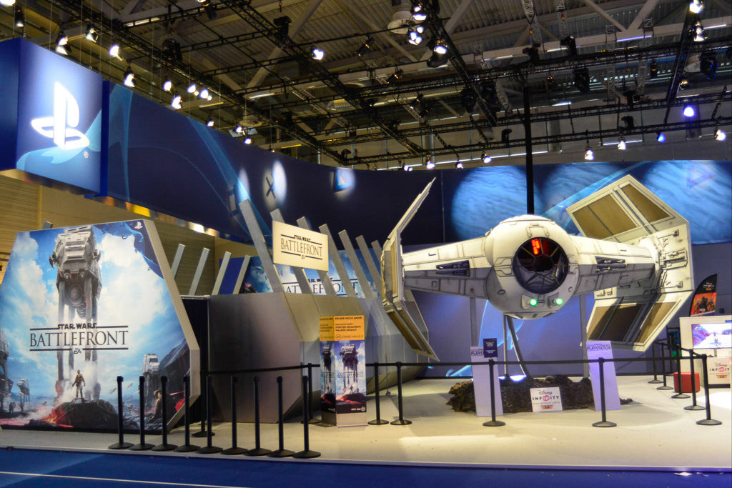 Star-Wars-Raumschiffe am Stand