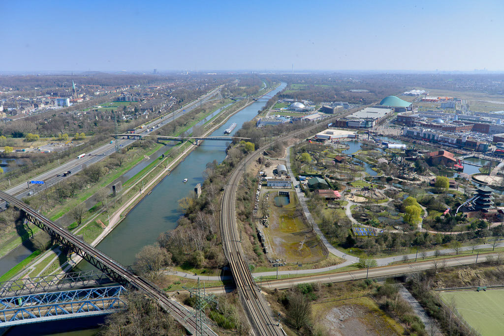 Blick vom Gasometer über das Ruhrgebiet