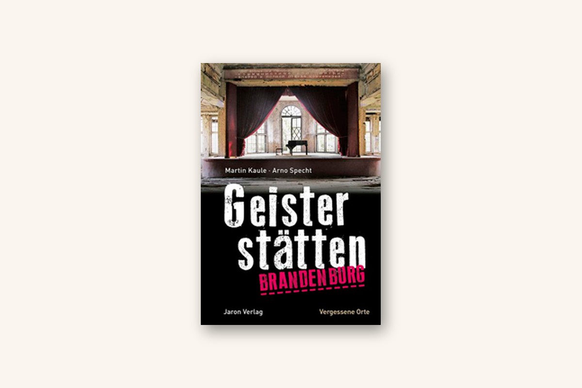 Geisterstätten Brandenburg vor hellem Hintergrund