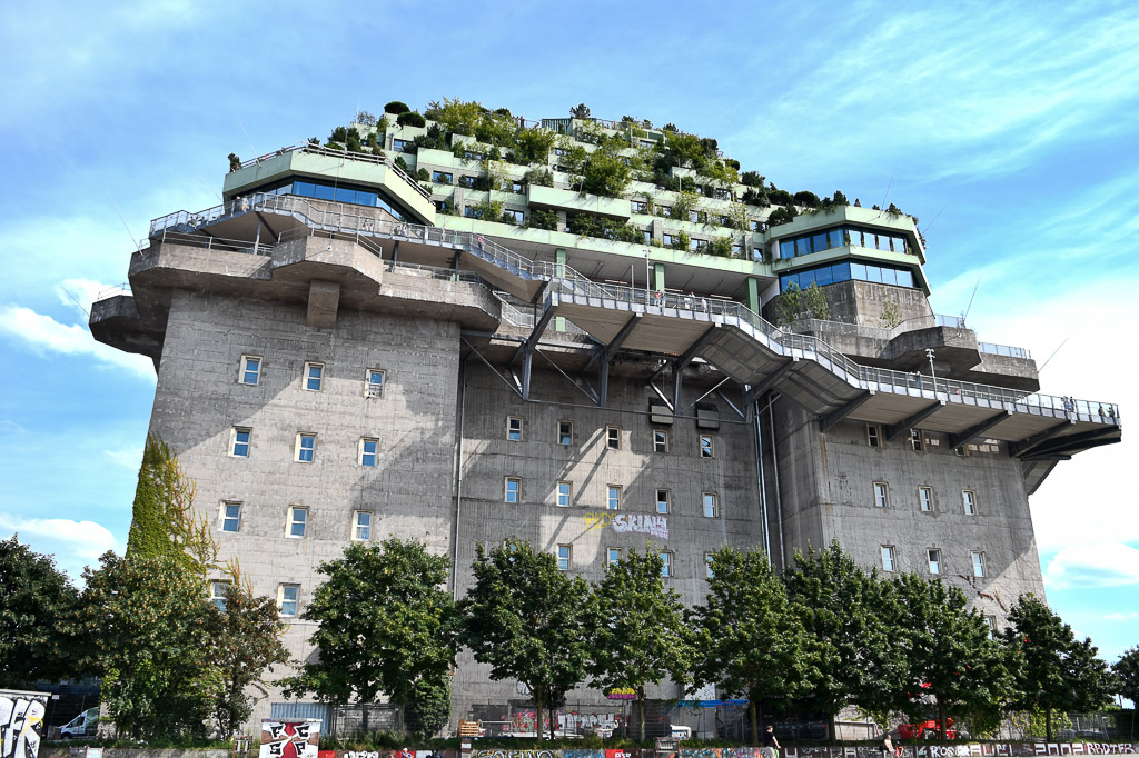 Grüner Bunker von außen