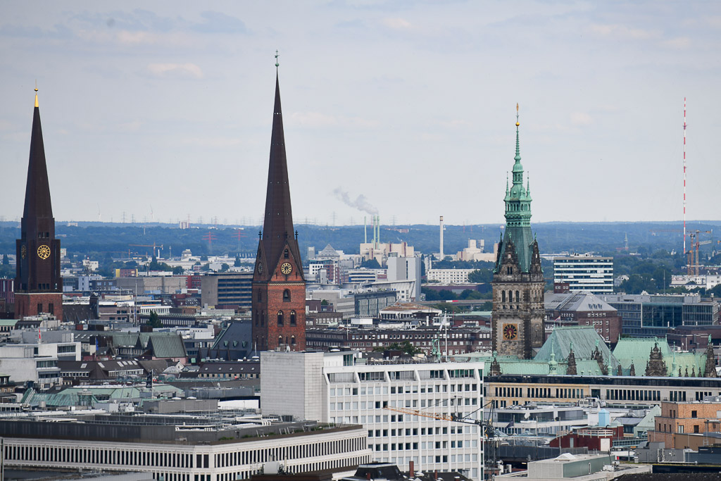 Kirchtürme in der Hamburger Innenstadt