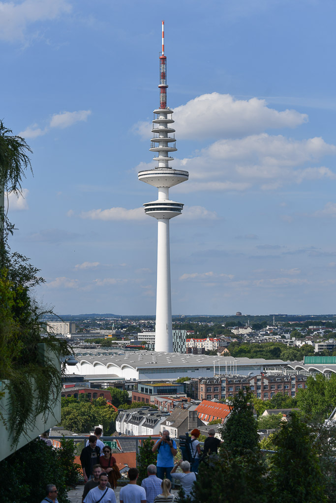 Fernsehturm im Hochformat