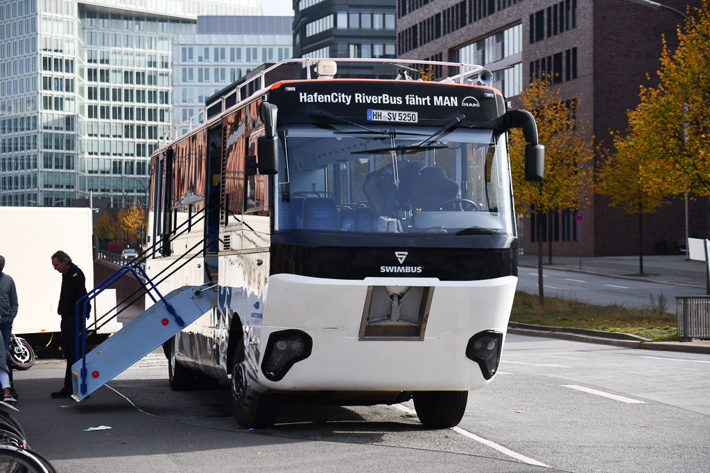 Einstieg am Bus