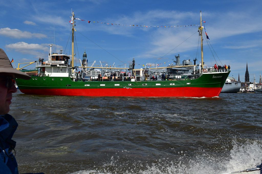 Hafenrundfahrt auf der Elbe