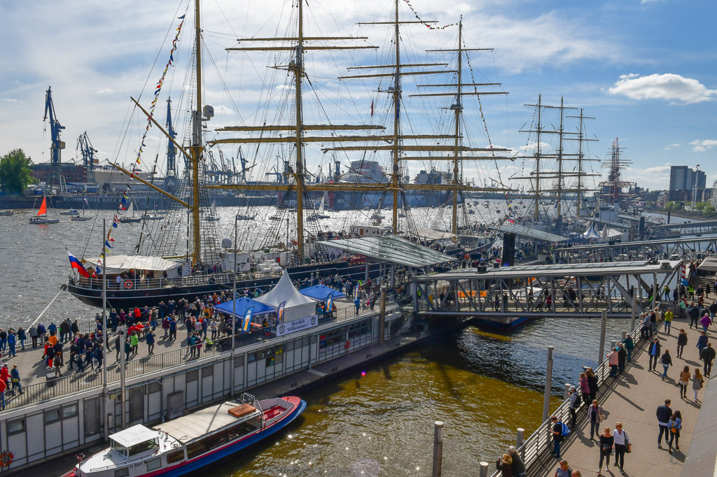 Besucher am Ponton