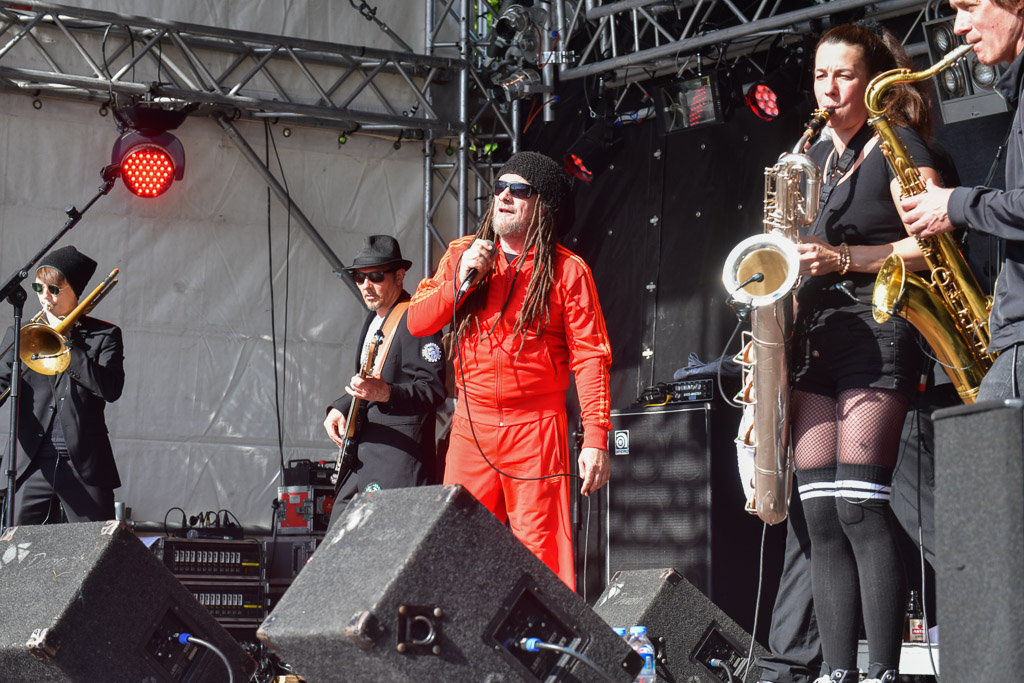 Ska-Band auf der Bühne