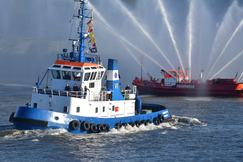 Schlepperballett auf der Elbe