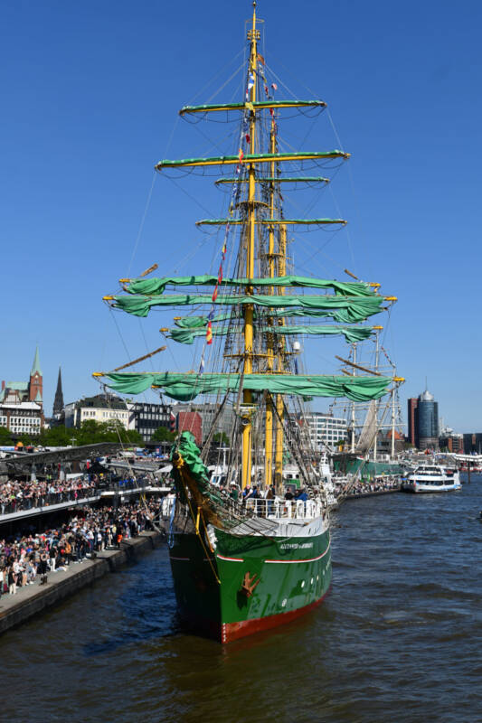 Bark Alexander von Humboldt II im Hochformat