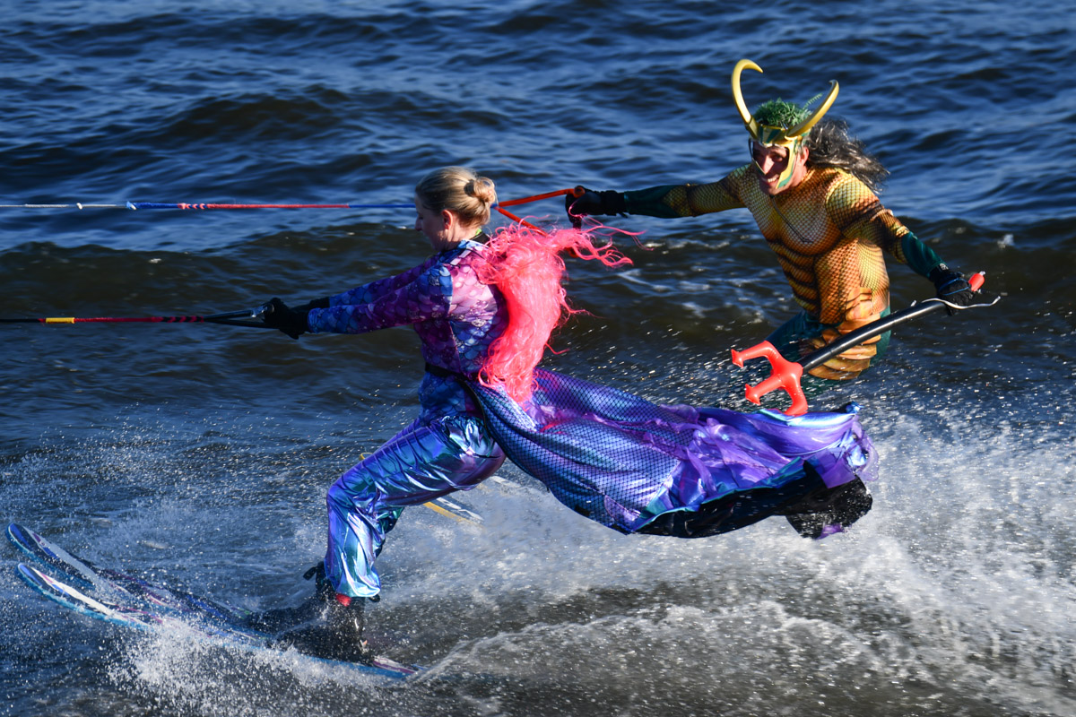 Wasserski-Show auf der Elbe