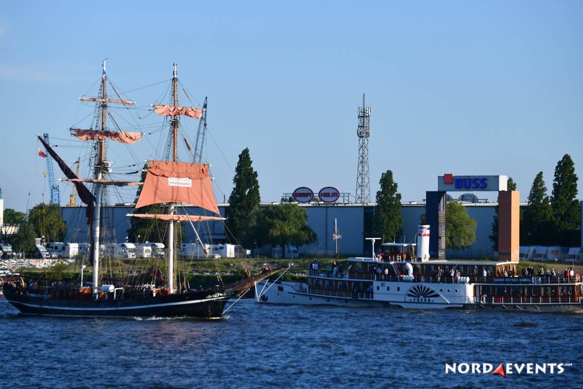 Segelschiffe auf der Elbe