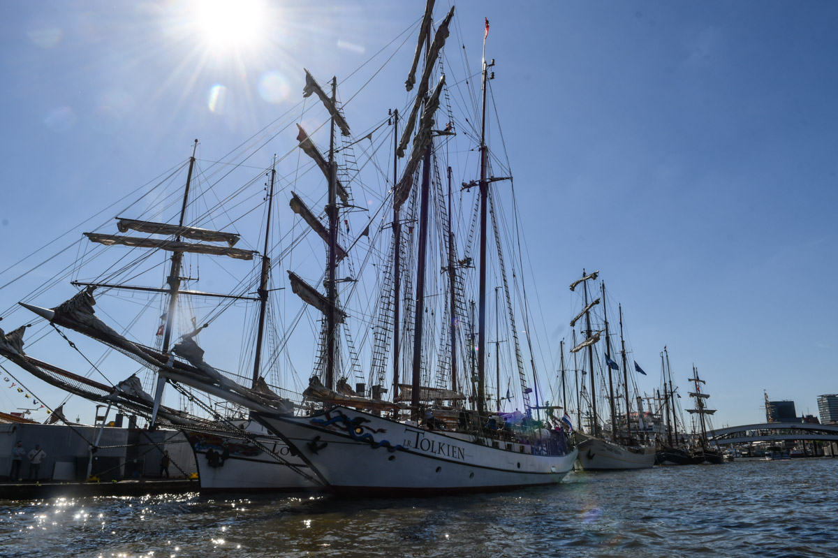 Segelschiffe im Hafen