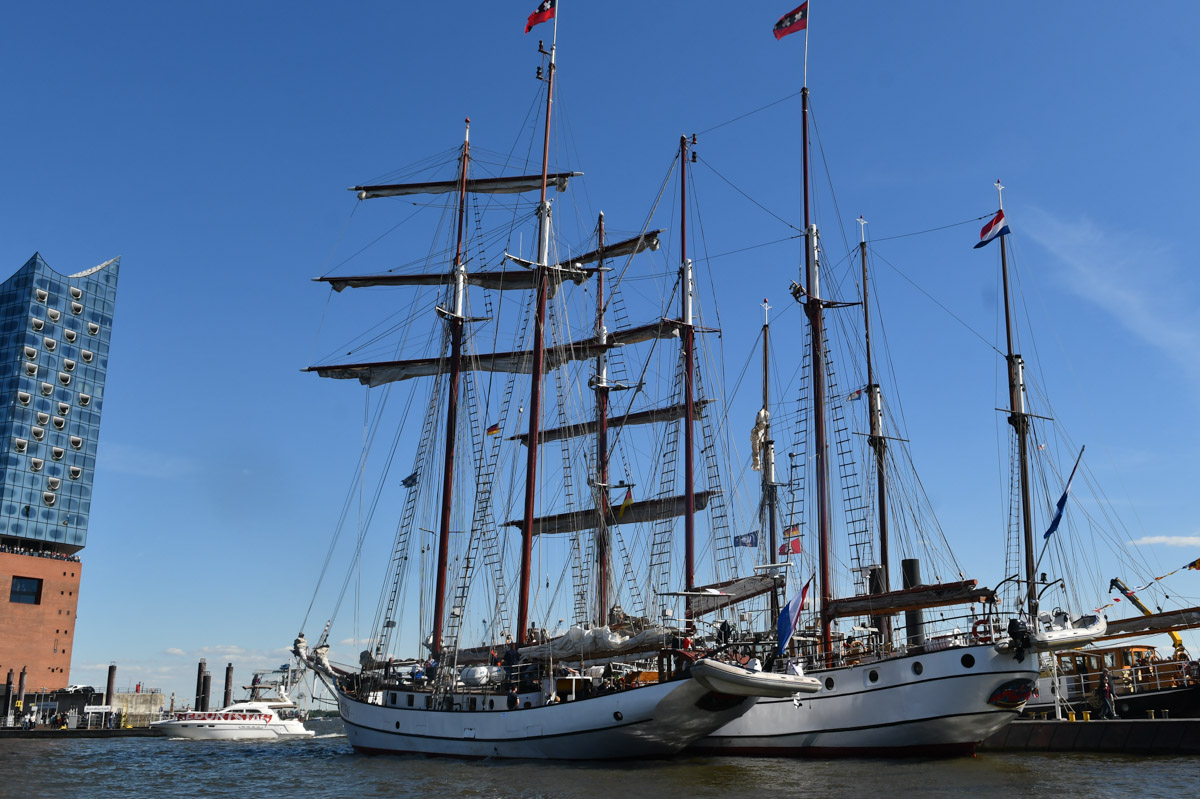 Segelschiffe im Hafen