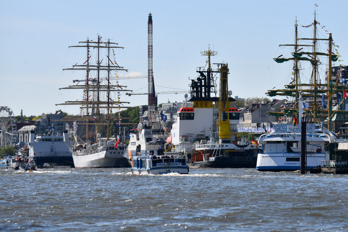 Segelschiffe im Hafen