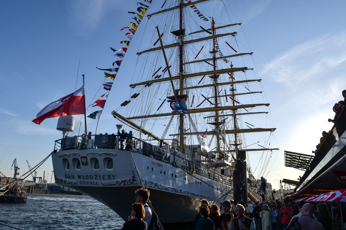 Großsegler im Hafen