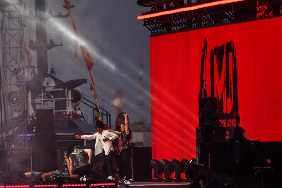 Show mit Rapper auf der Bühne