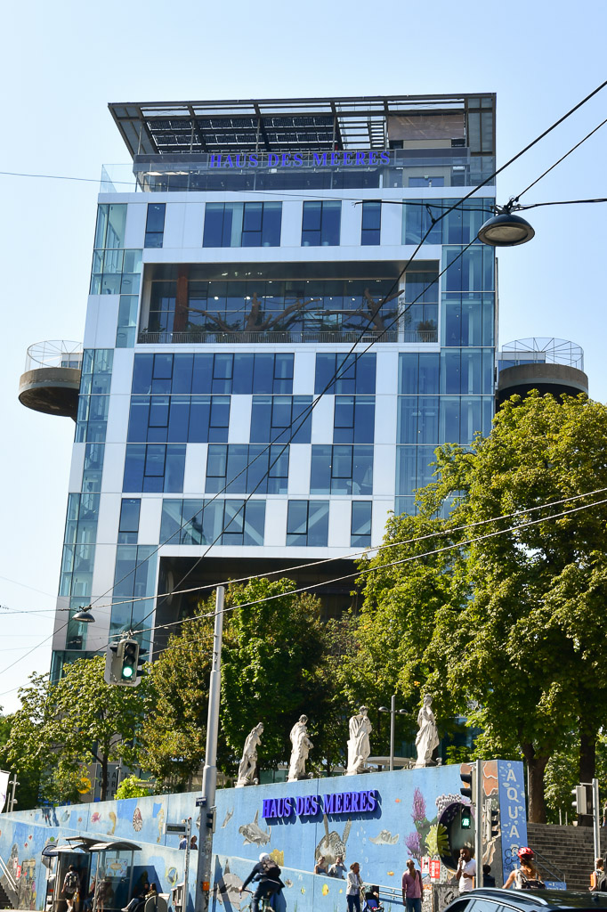 Fassade des Haus des Meeres im Hochformat