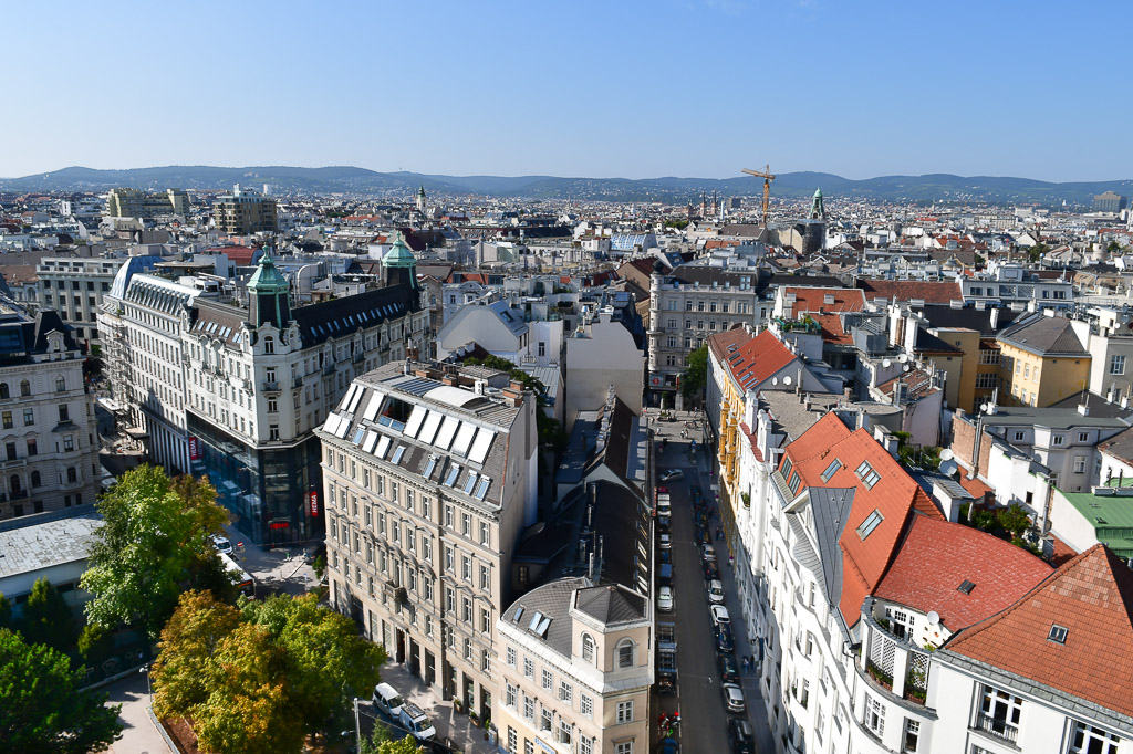 Blick in eine Straße von oben