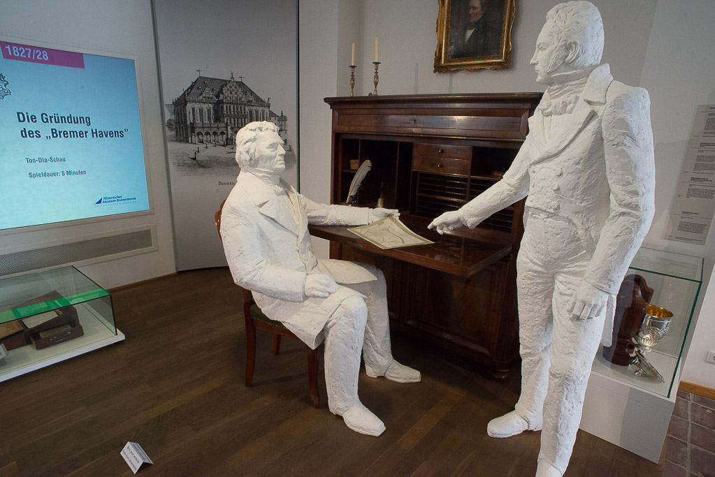 Figuren am Klavier