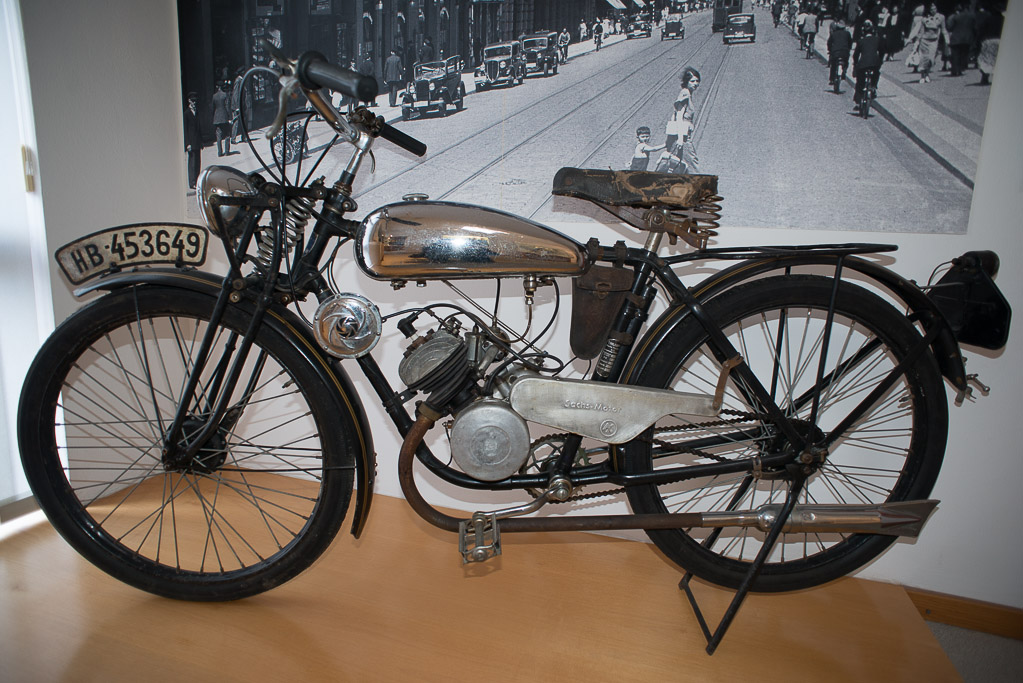 Motorrad in der Ausstellung