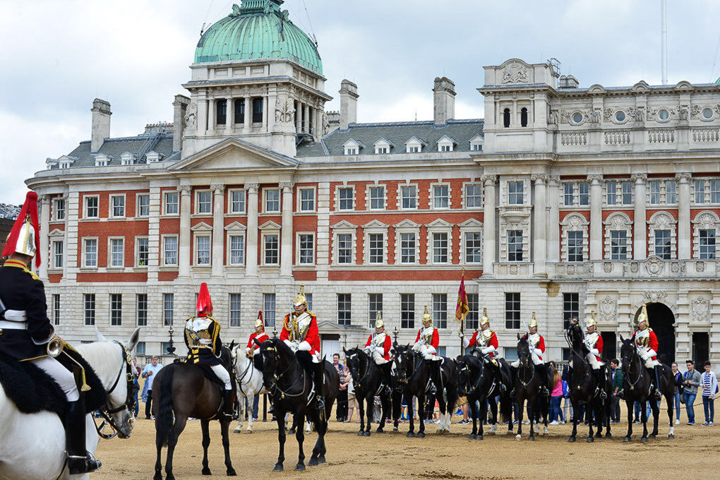 Reiter vor dem Old Admiralty Building