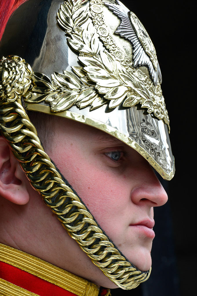 Soldat mit Helm im Porträt