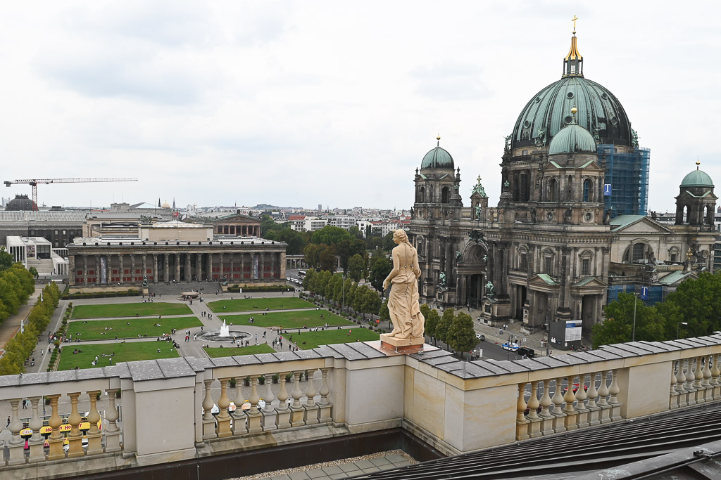 Berliner Dom und Lustgarten von der Dachterrasse