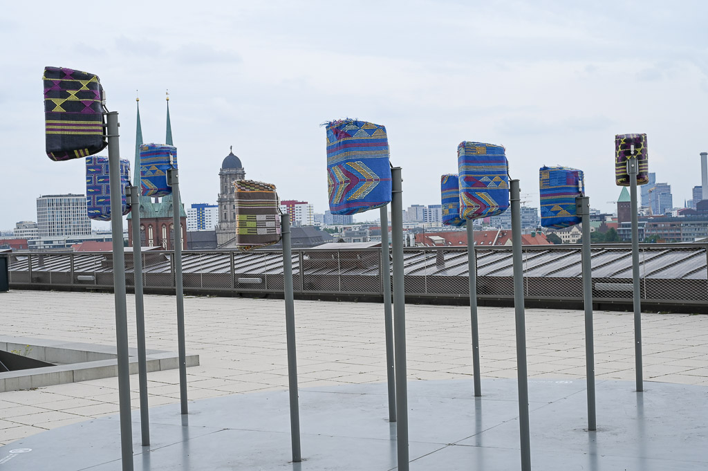 Fahnenmasten auf der Dachterrasse
